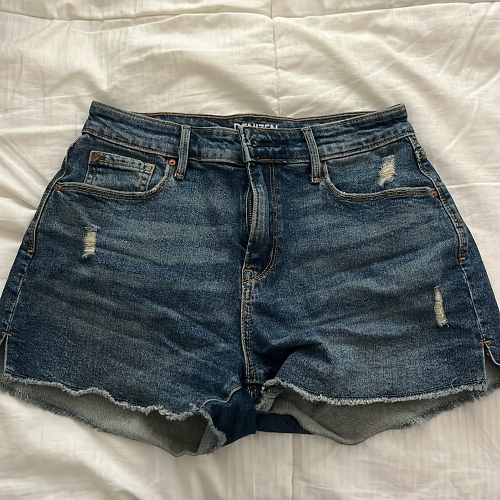 size 4 women’s levi shorts